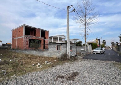 زمین داخل بافت با کاربری مسکونی